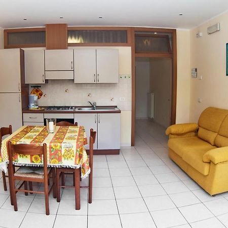 Casa Facchinetti Yellow Apartment Malcesine Exterior photo