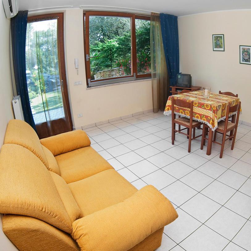 Casa Facchinetti Yellow Apartment Malcesine Exterior photo